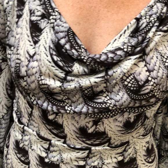 Amazing LIEFSDOTTIR bell sleeved maxi dress - Picture 3 of 5